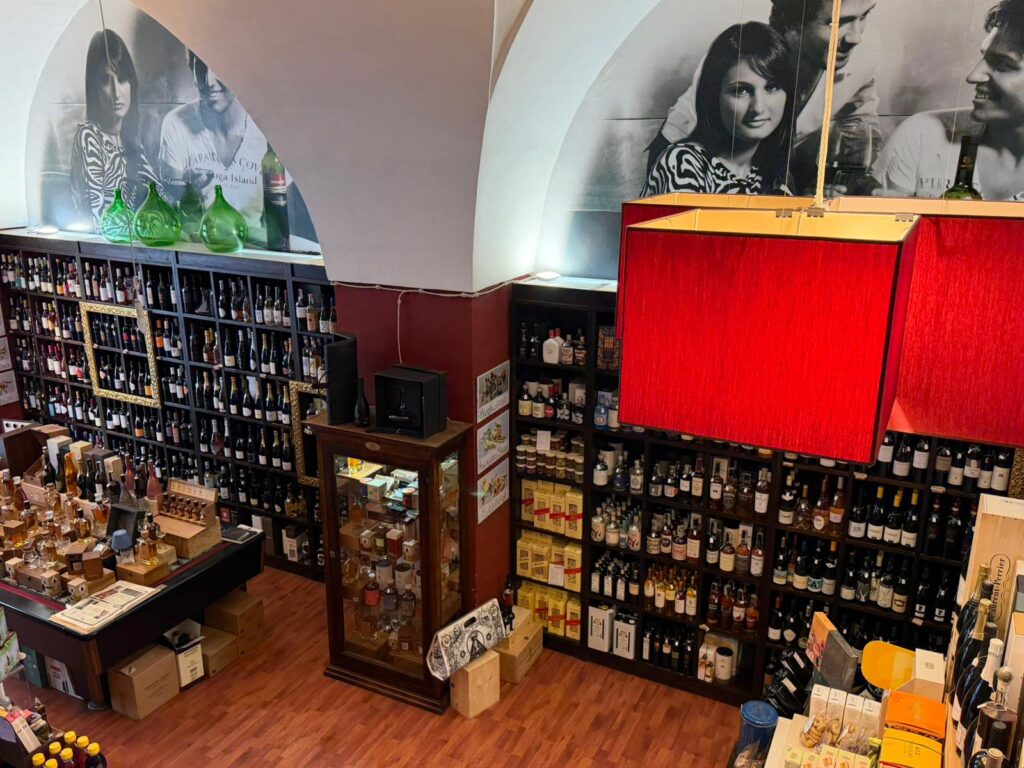 Enoteca salentusole visuale dal soppalco